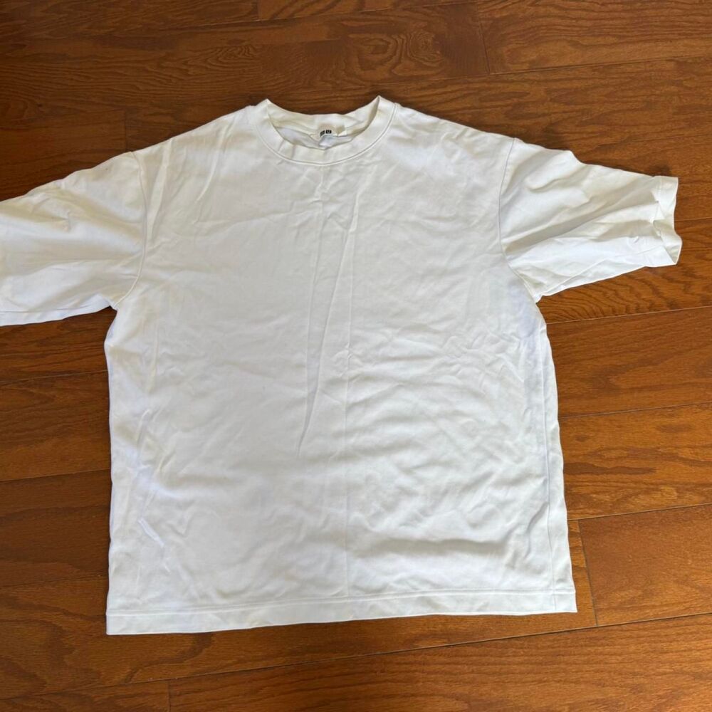 Uniqlo Men's White T-shirt